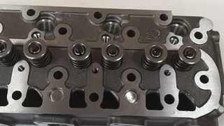 Peças sobressalentes do motor de alta qualidade da cabeça do cilindro Kubota V1505